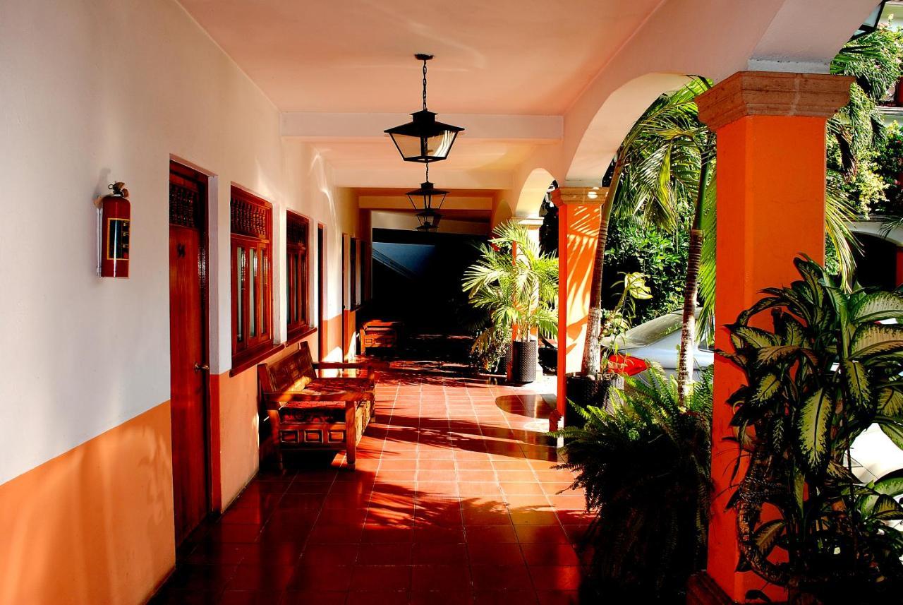 Hotel Posada Del Sol Apatzingán de la Constitución Exterior foto