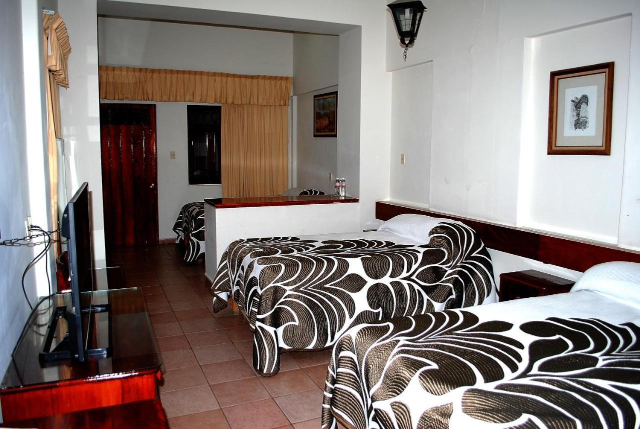 Hotel Posada Del Sol Apatzingán de la Constitución Exterior foto