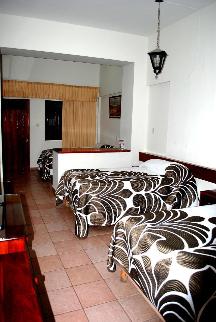 Hotel Posada Del Sol Apatzingán de la Constitución Exterior foto
